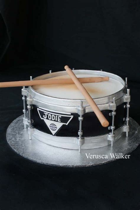 Some Fantastic Designs Of Drum Themed Cakes