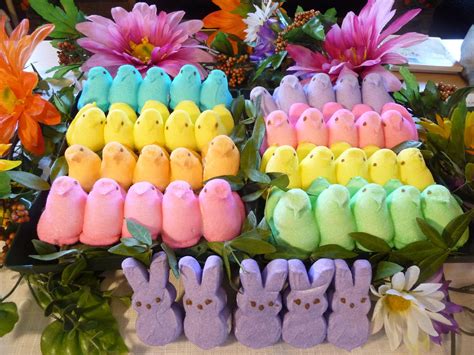 A Peeps Centerpiece For Easter Easter Spring Holiday Ideas Peeps