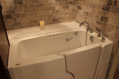 This type of tub is typically used in a master bathroom. Portfolio Oversize Garden Tub to Walk-In Tub - Atlas Home ...