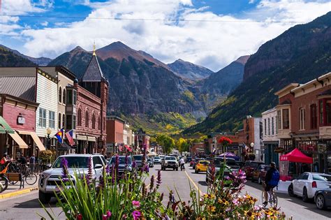 The 20 Best Small Mountain Towns To Visit This Summer