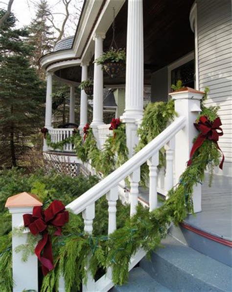 Totally Inspiring Christmas Porch Decoration Ideas 30 Homedecorish