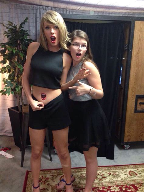 Reddit Photoshops Taylor Swifts Cyborg Belly Button