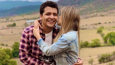 11 de enero de 1999), mejor conocido como christian nodal, es un cantante y compositor mexicano. Ella es María Fernanda Guzmán, la exnovia del cantante ...