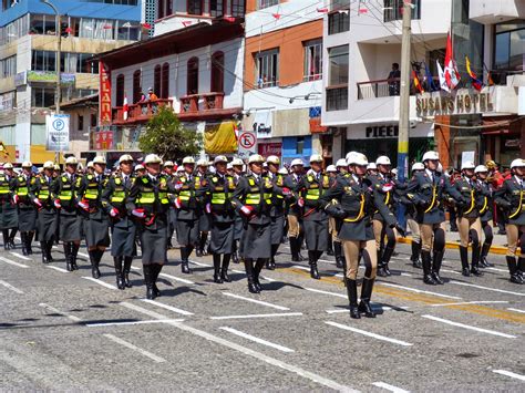 group 10 noticías huancayo imponente desfile por aniversario de la policía nacional del perú