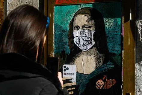 Mona Lisa Depicted In Face Mask With Smartphone As Artist References