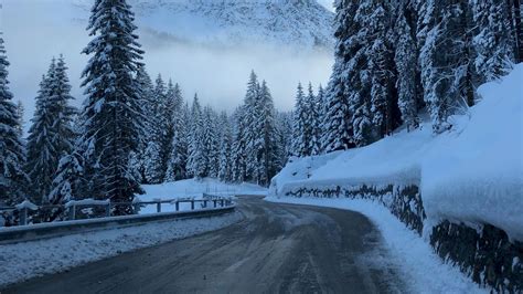 Download Wallpaper 1920x1080 Road Winter Snow Turn