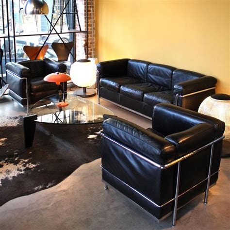 We did not find results for: Ensemble LC2 de Le Corbusier, édition Cassina vers 1970 ...