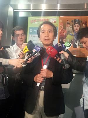 Jun 26, 2021 · 高雄市梓官區蚵仔寮魚貨直銷中心日前人滿為患，引發外界質疑防疫漏洞，市長陳其邁要求改善，否則停業。經過約1週整頓，副市長林欽榮今天到場. 柯P推都更首創中繼住宅 林欽榮：絕非文林苑作法 | 民報 Taiwan People News