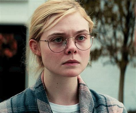 Elle Fanning As Violet Markey In All The Bright Love In Translation