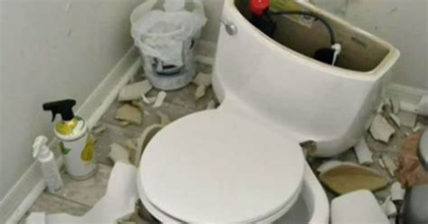 Florida Toilet Explodes After Lightning Strikes Septic Tank Huffpost