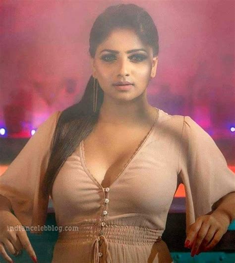 Rachita Ram Kannada Actress Hot Navel Show Pics Gallery