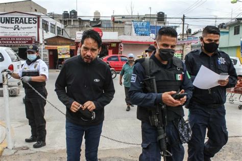 En tanto, la policía municipal de ecatepec, informó que los oficiales sorprendidos teniendo relaciones sexuales abordo de la patrulla . Policías de Ecatepec golpean a periodista cuando cubría ...