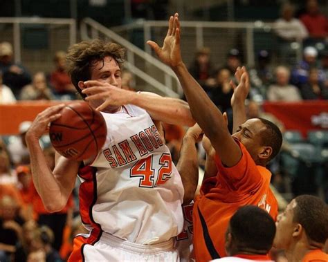 Dreamstime is the world`s largest stock photography community. Teknik Dasar Rebound dalam Permainan Bola Basket