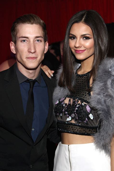 Victoria Justice Red Light Management Grammys After Party 04 Gotceleb
