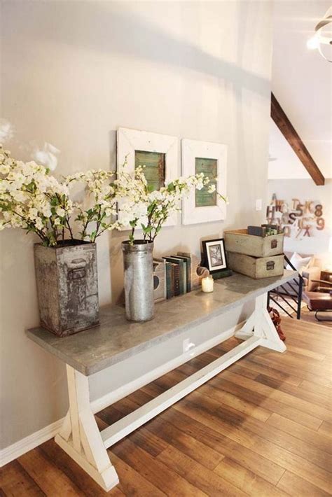 Enchanting Farmhouse Entryway Decorations For Your