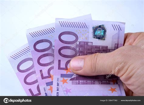 Check '500 euro note' translations into german. 500 Euro Scheine In Der Hand : 500 Euro Schein Ausgabe ...