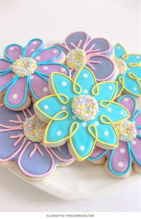 Flower Sugar Cookie In 2020 Flower Sugar Cookies Sugar Cookies