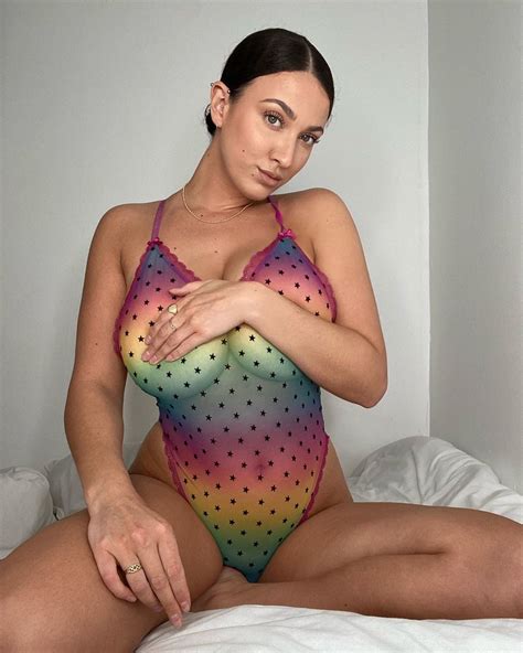 Hot Joey Fisher Boobs Pictures Are Too Damn Delicious