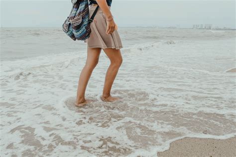 Images Gratuites Sac à Dos Plage Femelle Amusement Loisir Océan Oceanshore Océan En