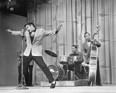 Elvis Presleys Life And Career In 1955