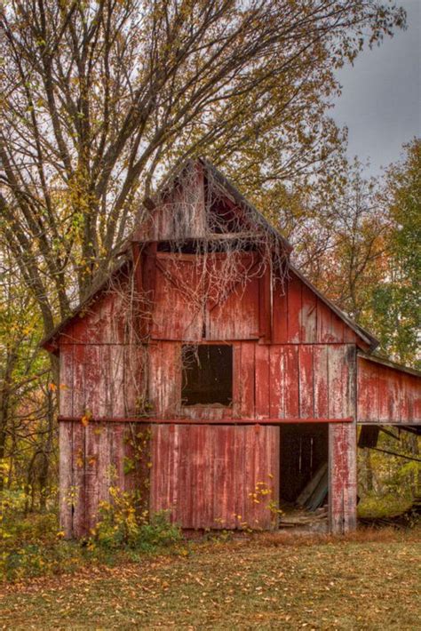 45 Beautiful Classic And Rustic Old Barns Inspirations Old Barns Barn