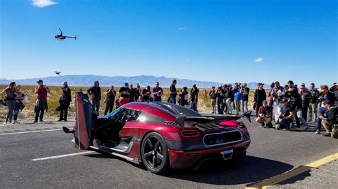 Es el coche de pro. Koeingsegg Agera RS Sets The World Top Speed Record. - HyperCarsism