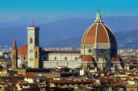 La cupola della cattedrale di santa maria del fiore fu progettata da filippo brunelleschi, dopo quasi un secolo dalla finalizzazione della costruzione dell'edificio. Basilica di Santa Maria del Fiore | IN EXPLORE FRONT PAGE ...
