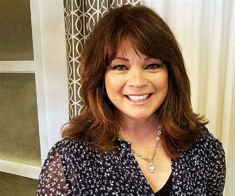 View the latest valerie bertinelli photos. Valerie Bertinelli Biography - Facts, Childhood, Family ...
