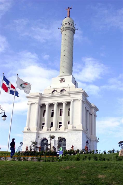 Monumento A Los Héroes De La Restauración Santiago