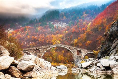 The 30 Most Beautiful Places In The World To See Fall Foliage Old