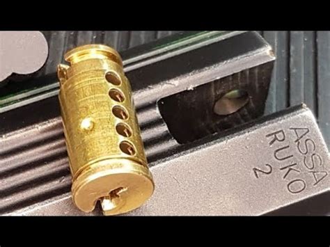 Assa Ruko 2 Padlock With A Sleeved Core Picked And Gutted YouTube