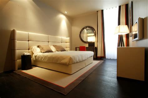 This offers couples the possibility to sleep cheaper. Hotel Bedroom Design For Couples On Their Honeymoon ...