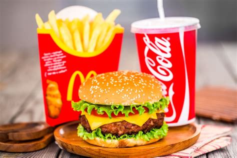 Mcdonalds Cautiously Tests Fresh Beef At 14 Locations Eater