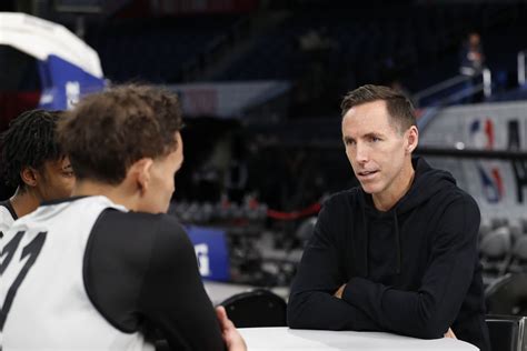 Trae young yelling at the refs & gets a t sixers vs hawks game 7. NBA, Trae Young risponde a Nash | Dunkest