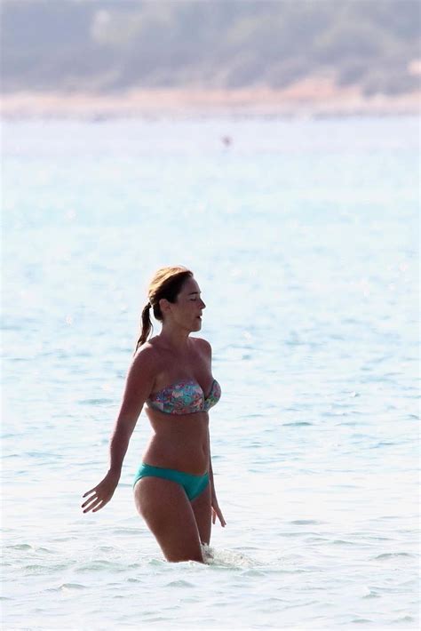 Maria Elena Boschi In Spiaggia A Formentera18 Blitz Quotidiano