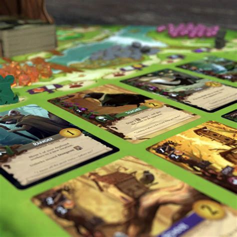 You are a small family of woodland creatures trying to make the best community at the foot of the great evertree. Everdell - Стратегическа настолна игра - NASTOLA