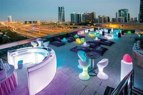 Two Seasons Hotel And Apartments Dubai Sheikh Zayed Road Günstig Buchen