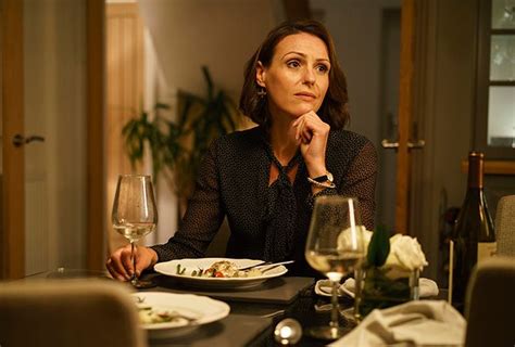 Doctor Foster See A Sneak Peek Of Tuesday Nights Episode Hello