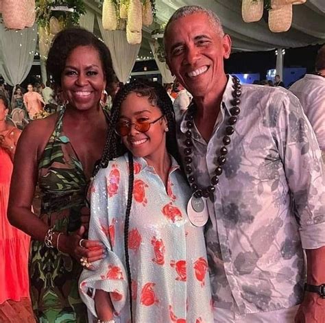 Obama Celebrates Birthday With Friends Celebrities The Marthas