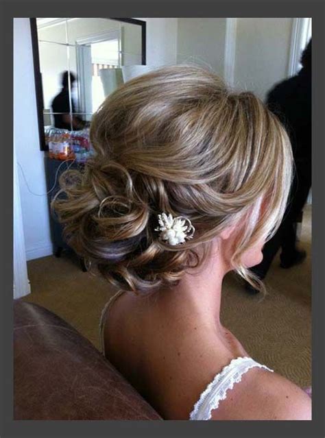 16 Pretty And Chic Updos For Medium Length Hair Pretty Designs