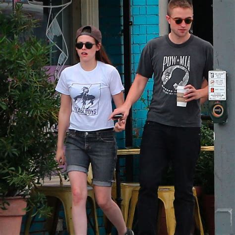 Kristen Stewart With Robert Pattinson Holding Hands
