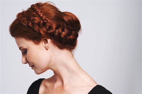 31 Romantic Medieval Hairstyles That Still Slay Today