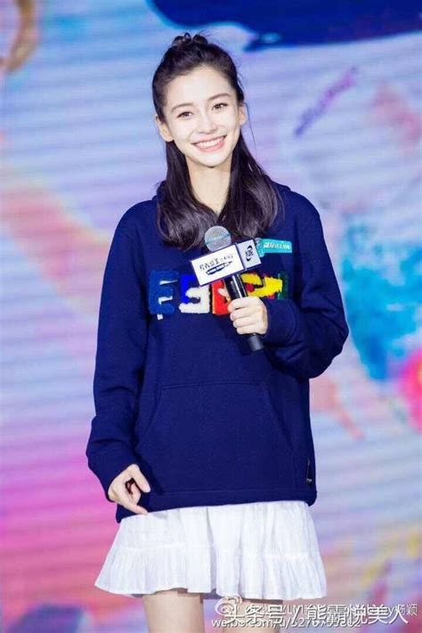 她簡短寫下：「have a nice day.」彷彿一切盡在不言中。 有趣的是，謝欣穎還跑到男友照片底下留言：「你把孝全放哪？ 」甜虧王柏傑和密友張孝全的bromance（兄弟情）。 事實上，小倆口上月底才被目擊十指緊扣約會. 20款丸子頭，鄭爽清純、楊冪少女、劉亦菲撩妹，你最愛哪一款？ - 每日頭條