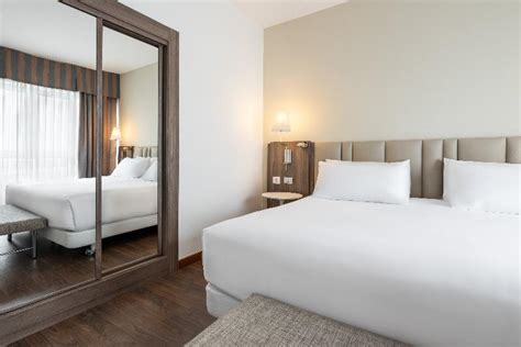 Maybe you would like to learn more about one of these? HOTEL NH ATLÁNTICO La Coruña Ciudad - La Coruña