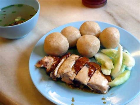 The rice ball was inedible. 9 Must Eat Chicken Rice Ball Melaka | SGMYTRIPS.com