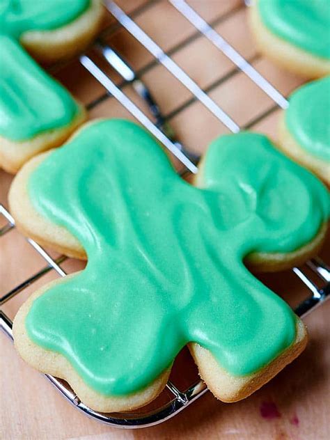 See more ideas about homemade sugar cookies, sugar cookies, sugar cookie frosting. Cut Out Sugar Cookies with Cream Cheese Frosting - Show Me ...