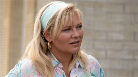 Review Kirsten Dunst Shines In On Becoming A God In Central Florida
