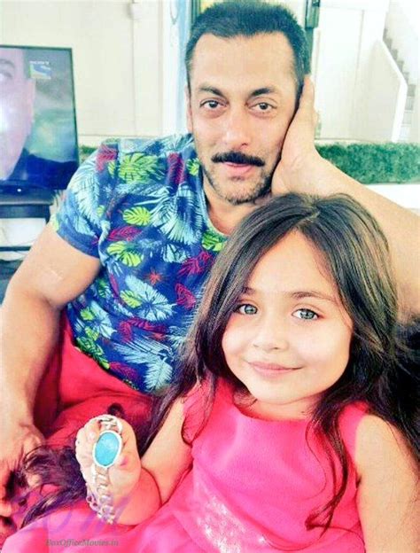 Salman Khan With A Cute Little Girl Photo Salman Khan With A Cute