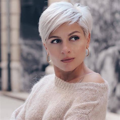 Office Short Hairstyle Ideas For Women Easy Short Haircuts