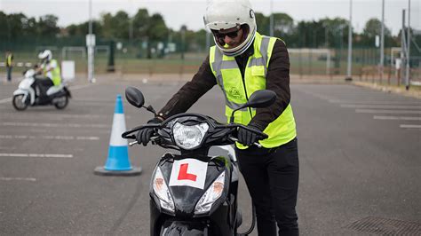 How old do you have to be to get a motorcycle license? What Motorcycle Licence Can I Get and What Are They ...